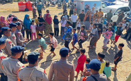 Pulihkan Semangat Pengungsi, Brimob Gelar Trauma Healing dan Pelayanan Kesehatan