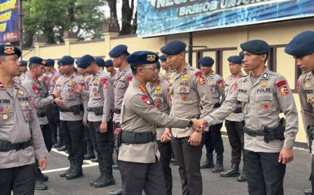 Polri Terjunkan 200 Personel Brimob dan 10 Personel Bareskrim Tangani Karhutla di Kalimantan